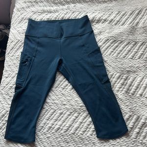 Athleta Teal Capri Leggings with Side Pockets